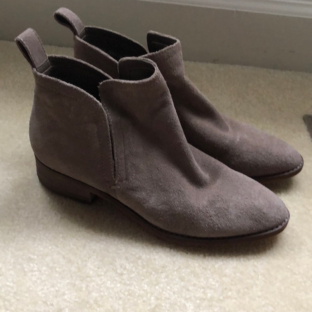 Dolce vita gray tessey booties size 7.5